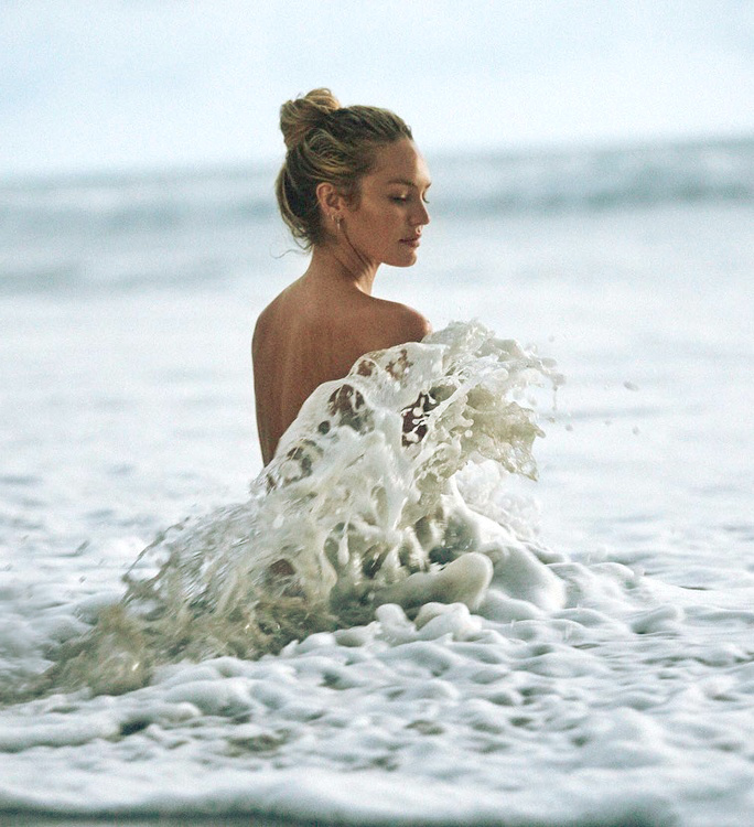 Eph�m�re, la robe d'�cume n'en est pas moins sublime...