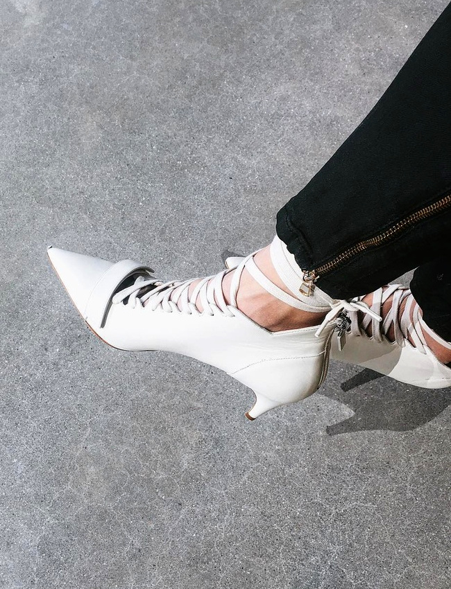 Escarpins et lacets continuent de faire bon m�nage