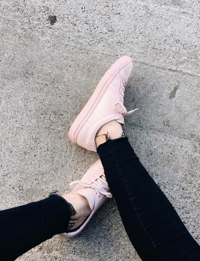 Le rose p�le sied bien aux sneakers !