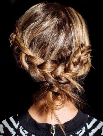 Oui � la couronne de tresses loose !