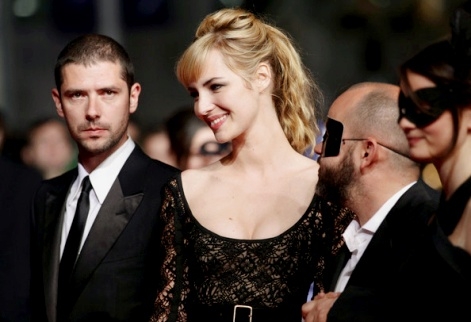 Louise Bourgoin attending the Louis Vuitton Fall-Winter 2009-2010  ready-to-wear collection show by Designer Marc Jacobs in Paris, France on  March 12, 2009. Photo by Thierry Orban/ABACAPRESS.COM Stock Photo - Alamy