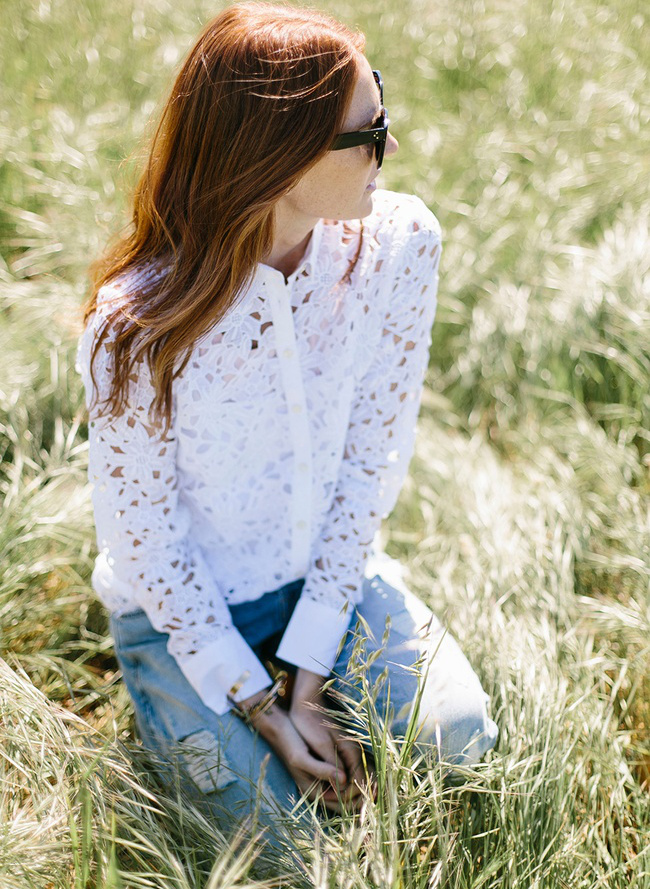 Entre dentelle ajour�e et coupe classique, cette chemise blanche a tout bon !