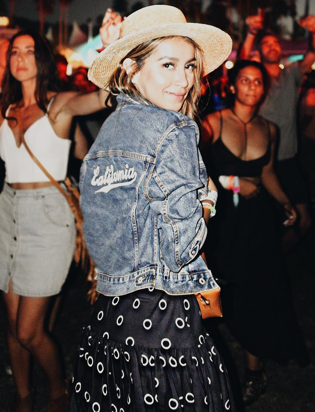 Cet �t�, on s'amuse � broder le dos de nos vestes en jean