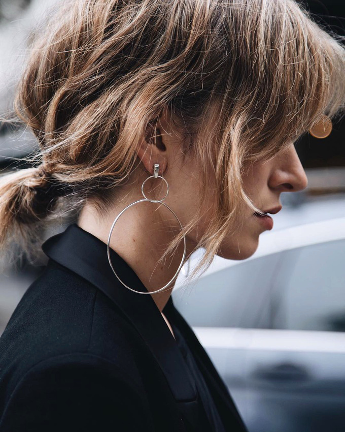 Chignon bas coiff�/d�coiff� + double cr�oles = le bon mix