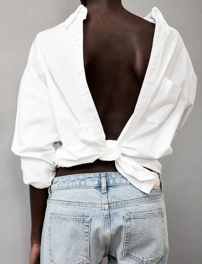 La chemise blanche port�e � l'envers, ou le nouveau dos nu