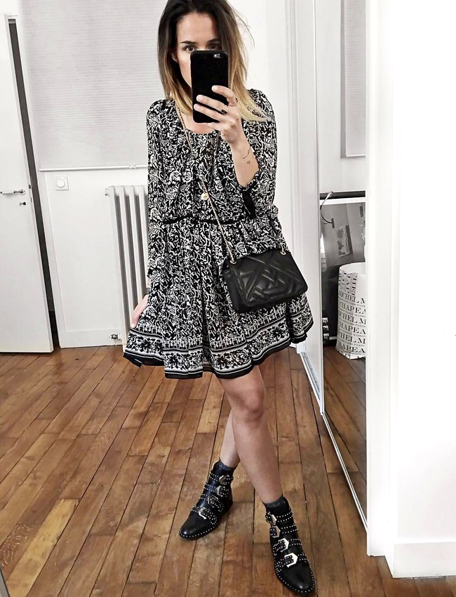 Ce printemps, on use et abuse du mix petite robe romantique/boots rock
