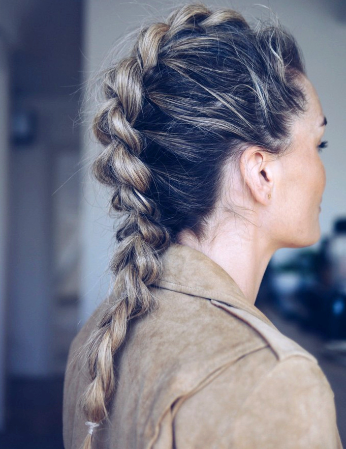 La tresse � l'iroquoise, ou comment pimenter son hair code du jour