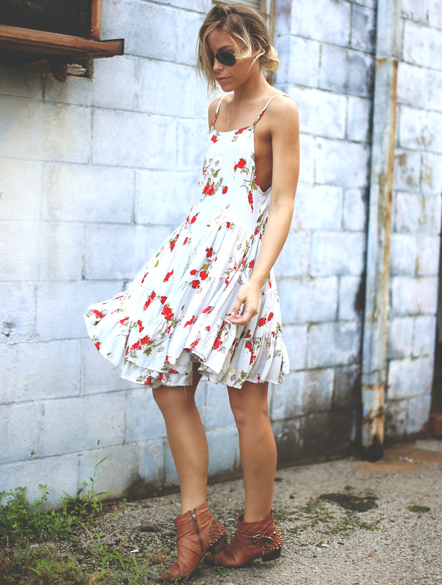 Wanted : une petite robe fleurie ann�es 90 � porter avec des boots western