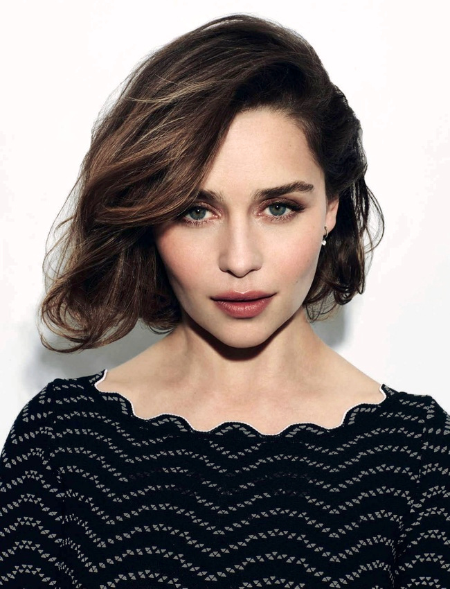 Le ch�tain sied bien � la blonde Daenerys Targaryen, alias Emilia Clarke !