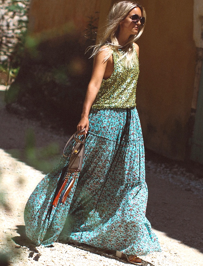 Oui au t�lescopage entre texture glitter et fleurettes boho !