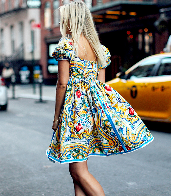 Les imprim�s P/E 2016 des petites robes Dolce&Gabbana convoquent soleil et bonne humeur !