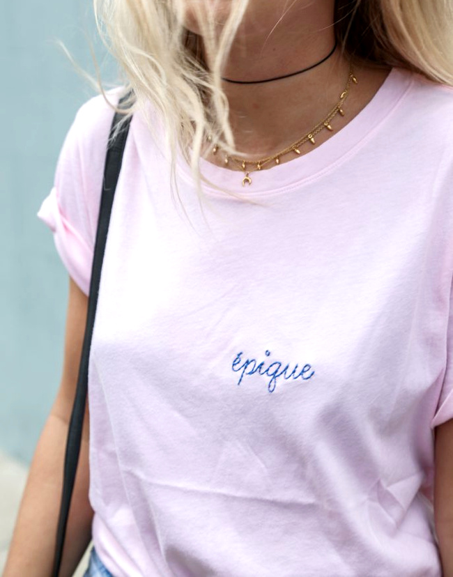 Il n'y a pas que le tee-shirt blanc dans la vie... il y a aussi le tee-shirt rose ultra d�lav� !