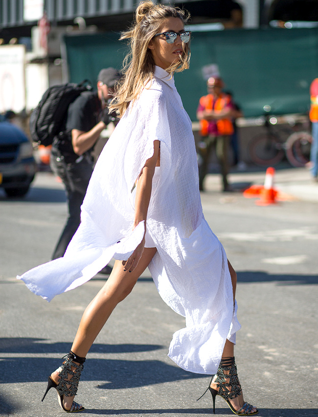 Plus la robe est ample, plus les sandales peuvent se permettre d'�tre sexy