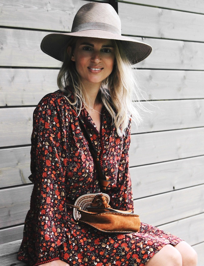 Wanted : un imprim� fleuri sur fond noir