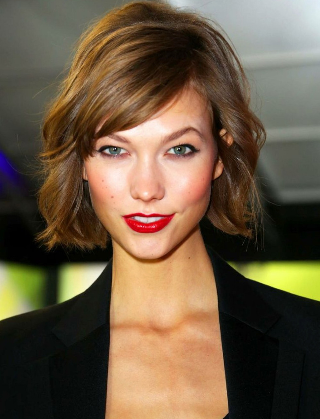 Carr� + frange + l�g�res ondulations = le bon mix