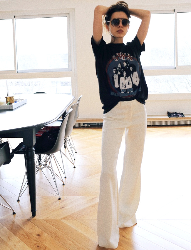 Wanted : un jean flare blanc tombant g�n�reusement sur le pied