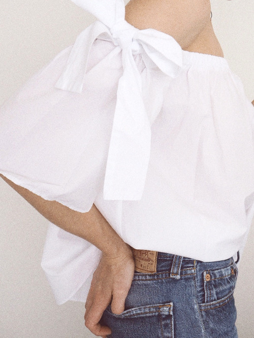 Le n�ud d'�paule, l'un des d�tails chics de l'�t� 2016 !