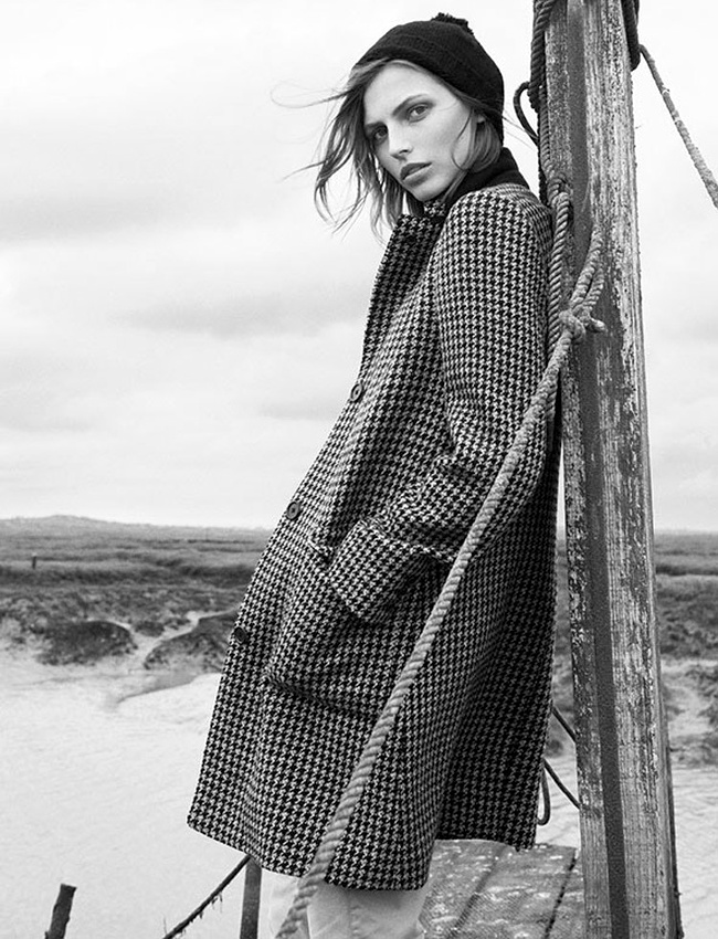 Manteau pied de poule + petit bonnet de marin = le bon mix