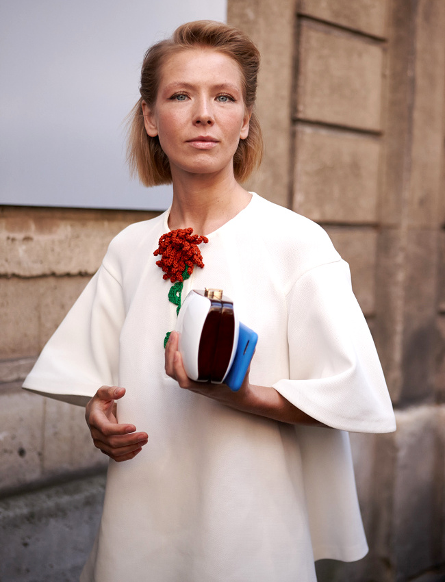 Rien de plus chic qu'un h�le l�ger pour doper un subtil make up !