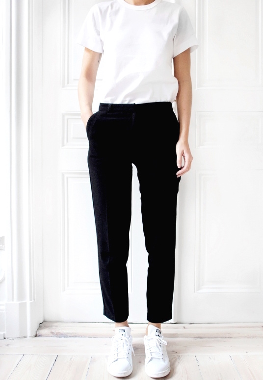 Il suffirait d'un simple bijou dor� pour faire passer ce trio du simple � l'efficace