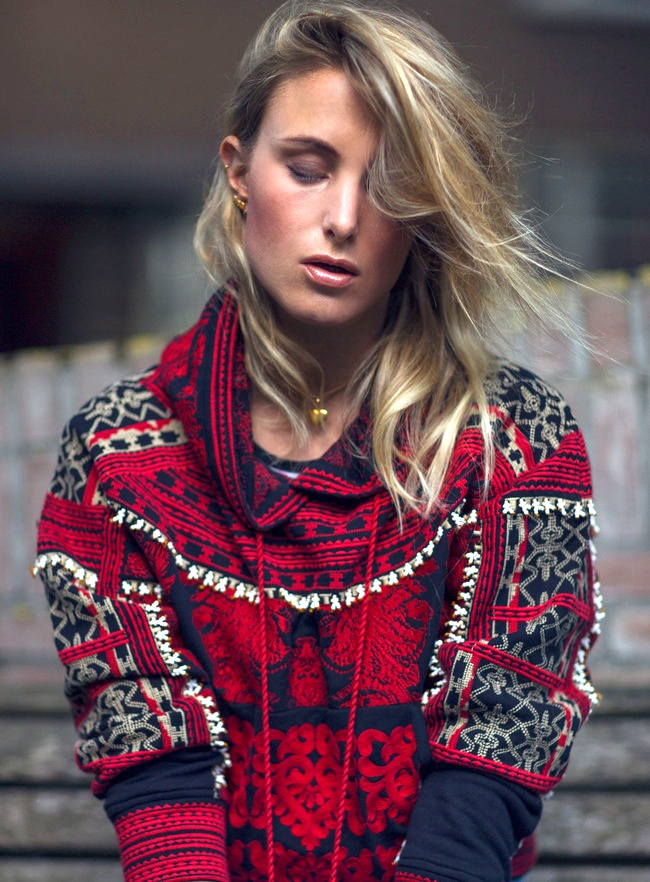 Coupe sweat + maille folk = le bon mix