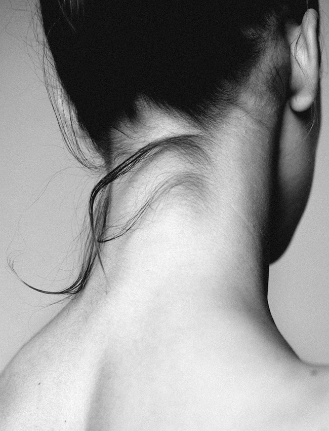 La nuque, l'une des zones les plus sensuelles du corps...