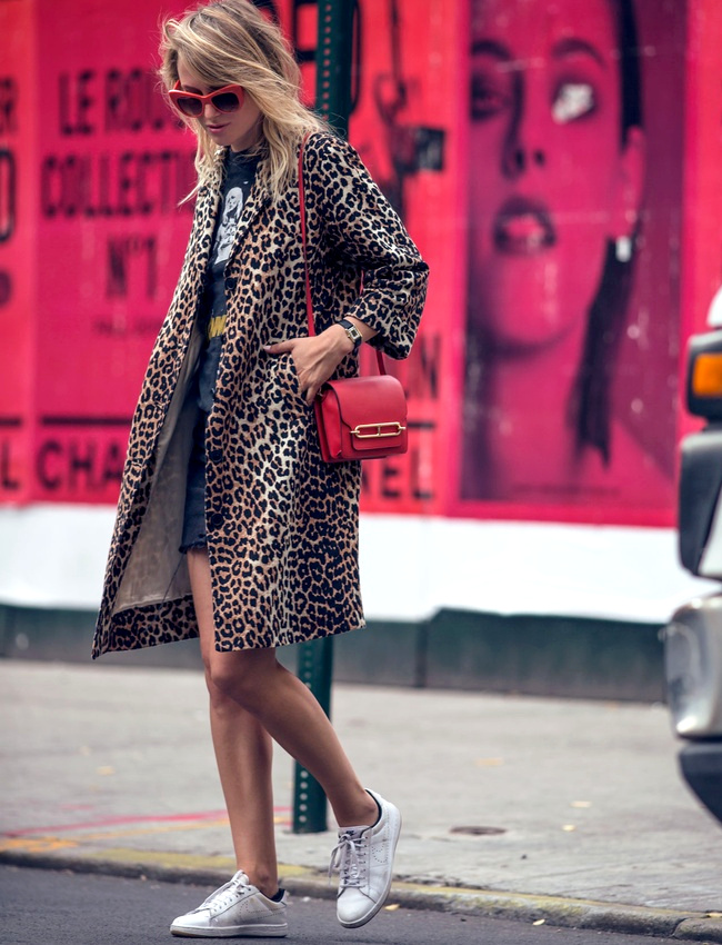 Un peu de fantaisie glam' rock ne fait jamais de mal !