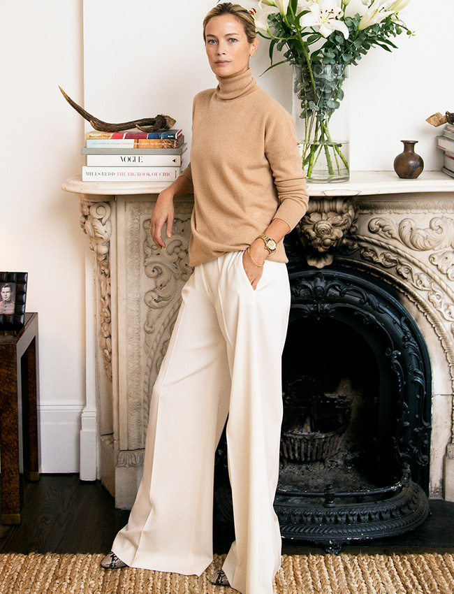 Pull col roul� camel + pantalon blanc oversize = le bon mix