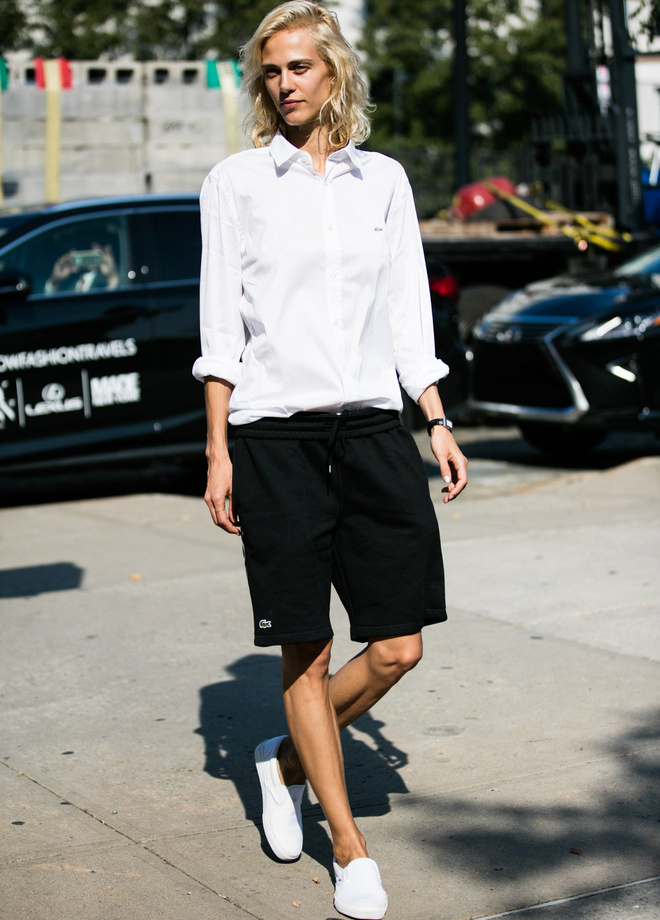 Entre d�gaine tomboy, d�tail sportswear et chic intemporel, Aymeline Valade a tout bon !