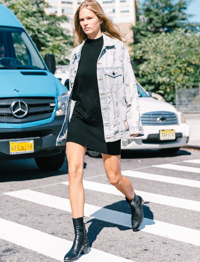 La veste en jean oversize, le meilleur alli� de la petite robe noire moulante !