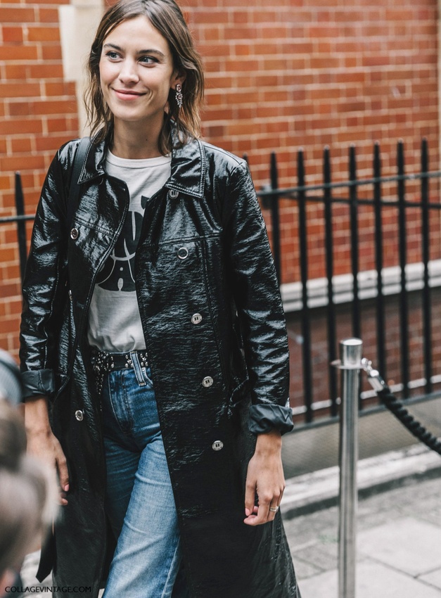 Boucles d'oreilles fantaisie + manteau cir� + jean taille haute = le bon mix