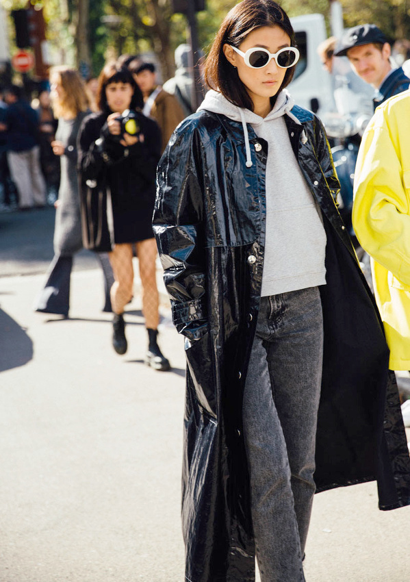 Le cir� esprit vinyle noir gagne en l�gitimit� fashion