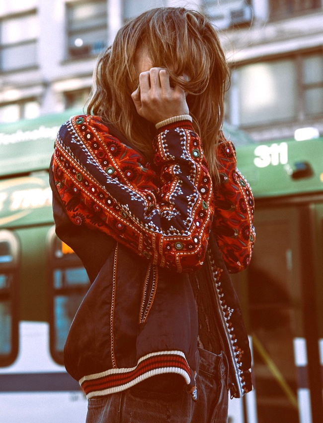 Rien de tel qu'une touche de folk pour agr�menter le fameux bomber du moment