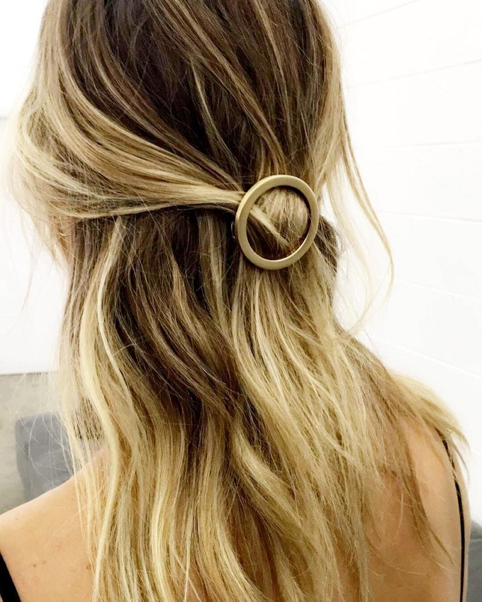 Les coiffures les plus simples sont souvent les plus jolies...