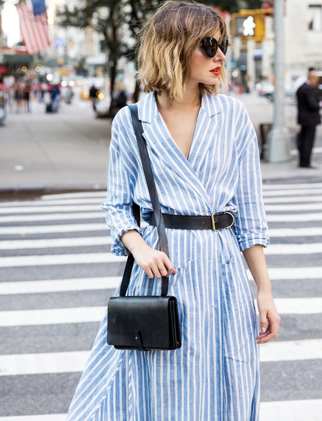 Cet automne, on ceinture nos robes � rayures printani�res d'une large ceinture noire