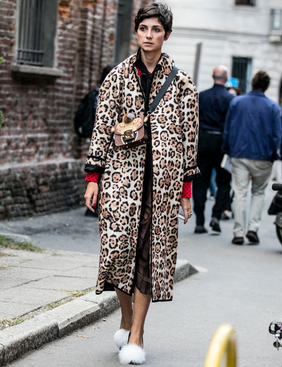 Le manteau l�opard pourrait bien �tre l'une des obsessions de la saison