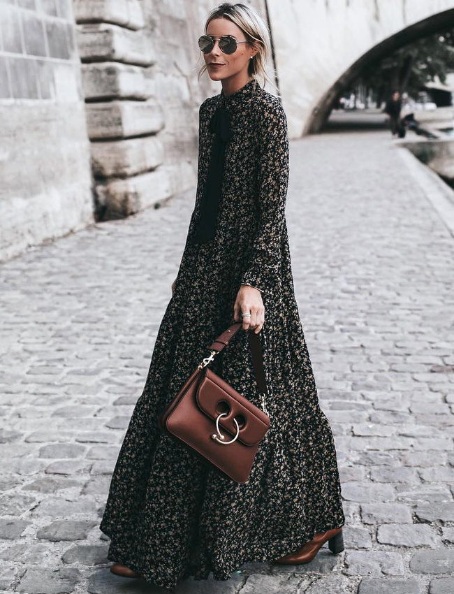 Aussi peu pragmatique soit-elle, la longue robe n'en demeure pas moins des plus charmantes