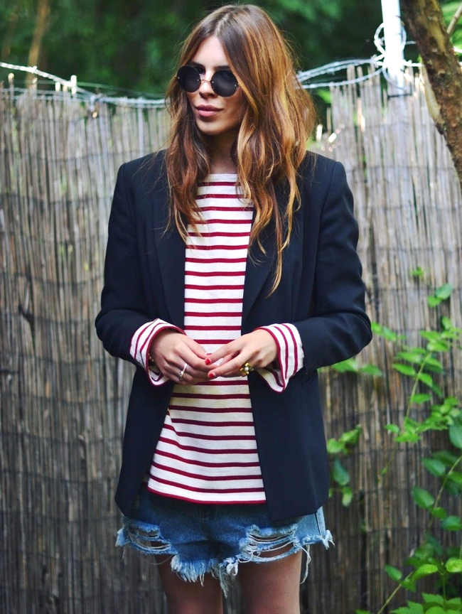 Blazer boyish chic + marini�re + denim ultra destroyed = le bon mix