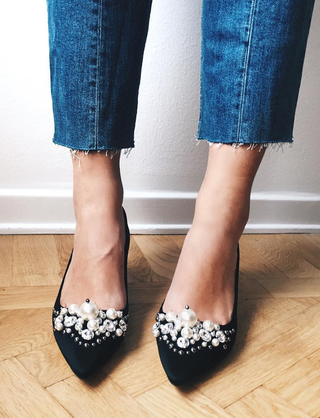 On ne se lasse pas du duo jean effiloch�/escarpins ultra chics