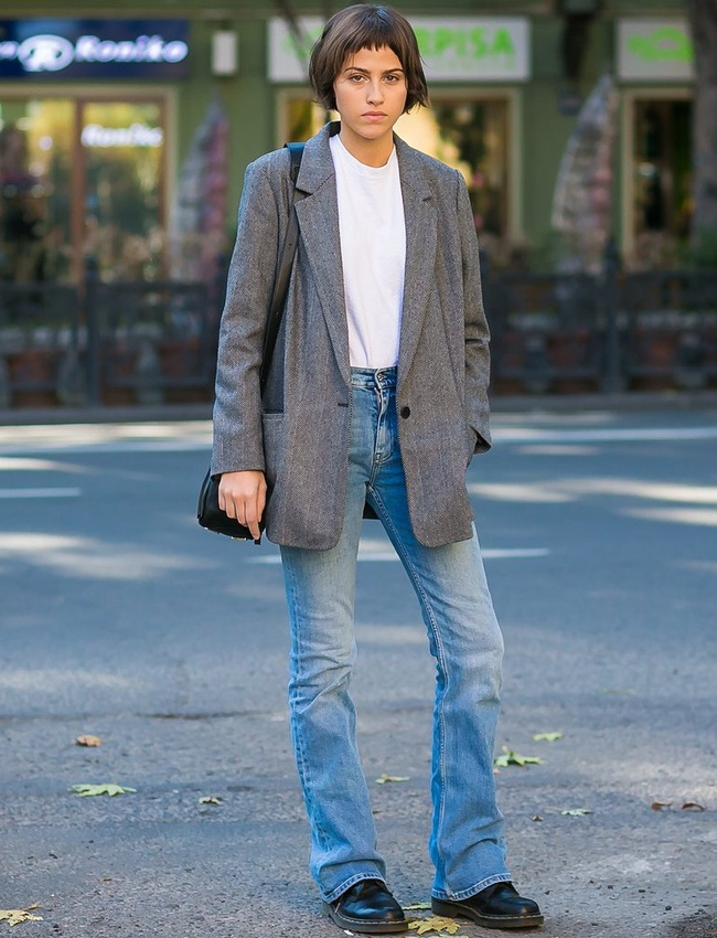 Avec sa saveur nineties/grungy soft, cette silhouette ne manque pas de charme