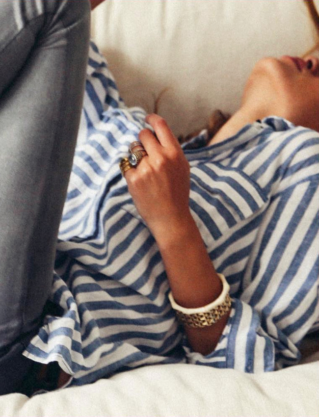 Plus la tenue se veut casual, plus le port de bijoux massifs est conseill�