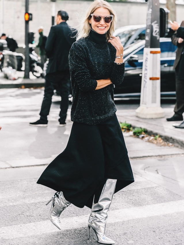 Oui au t�lescopage entre bottes intersid�rales et look cosy puritain !