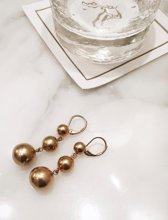 Attention � ne pas confondre d�corations de No�l et 