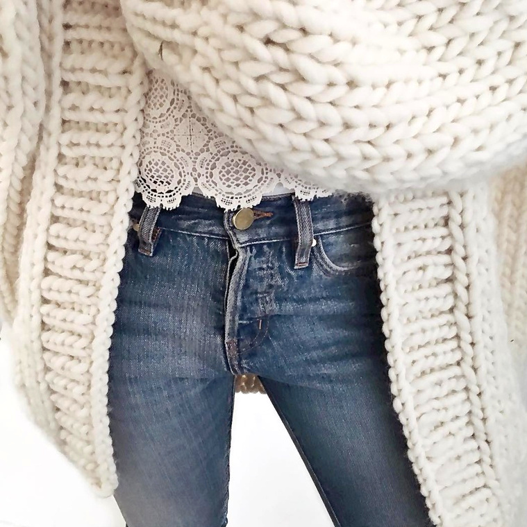 Grosse laine + dentelle + jean = le bon mix
