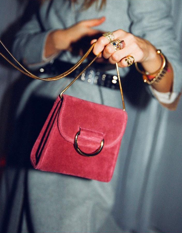 Mini format �l�gant + teinte framboise = le bon mix