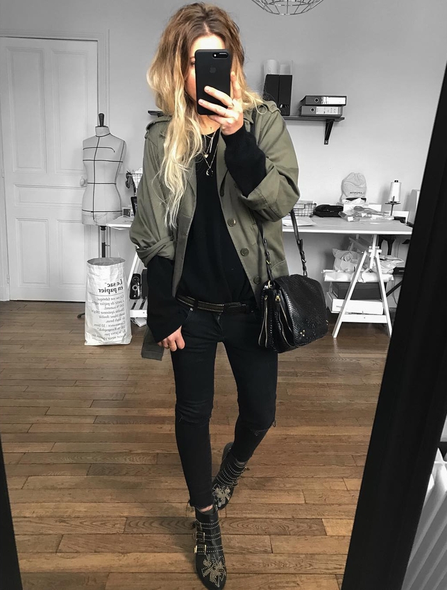 Rien de tel qu'une veste kaki esprit militaire pour agr�menter un look rock light