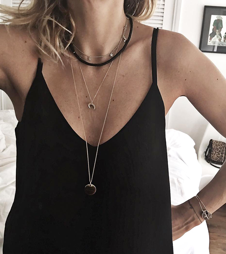 L'accumulation de bijoux, une bonne mani�re d'offrir une nouvelle saveur � ses basiques