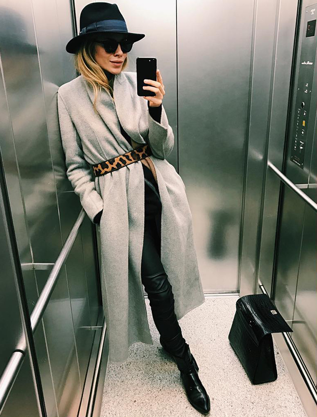 Ceinturer ses longs manteaux avec une ceinture l�opard est souvent une bonne id�e