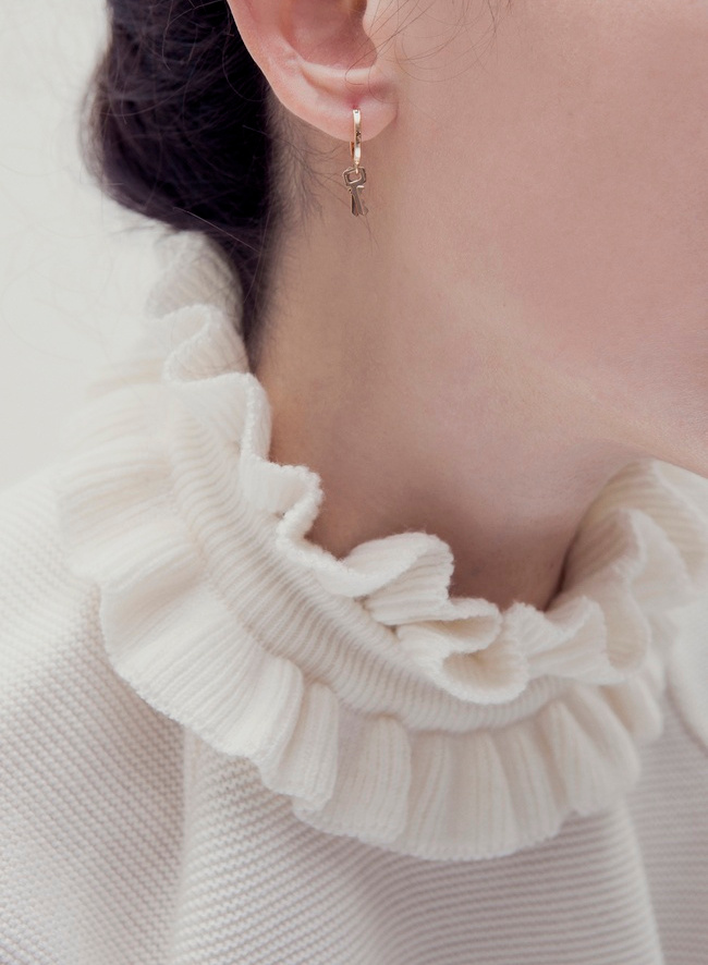 La maille sied bien � la n�o-collerette !