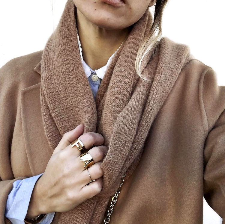 Camel + bleu ciel + blanc + dor� = le bon mix